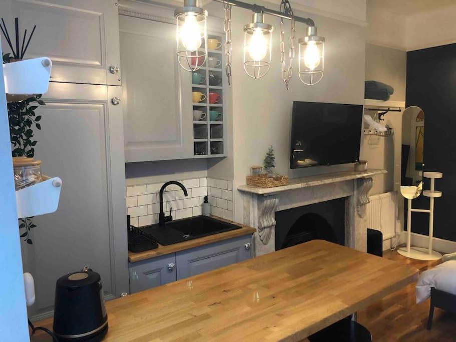 Studio77 Free Parking Netflix Wifi Apartment *